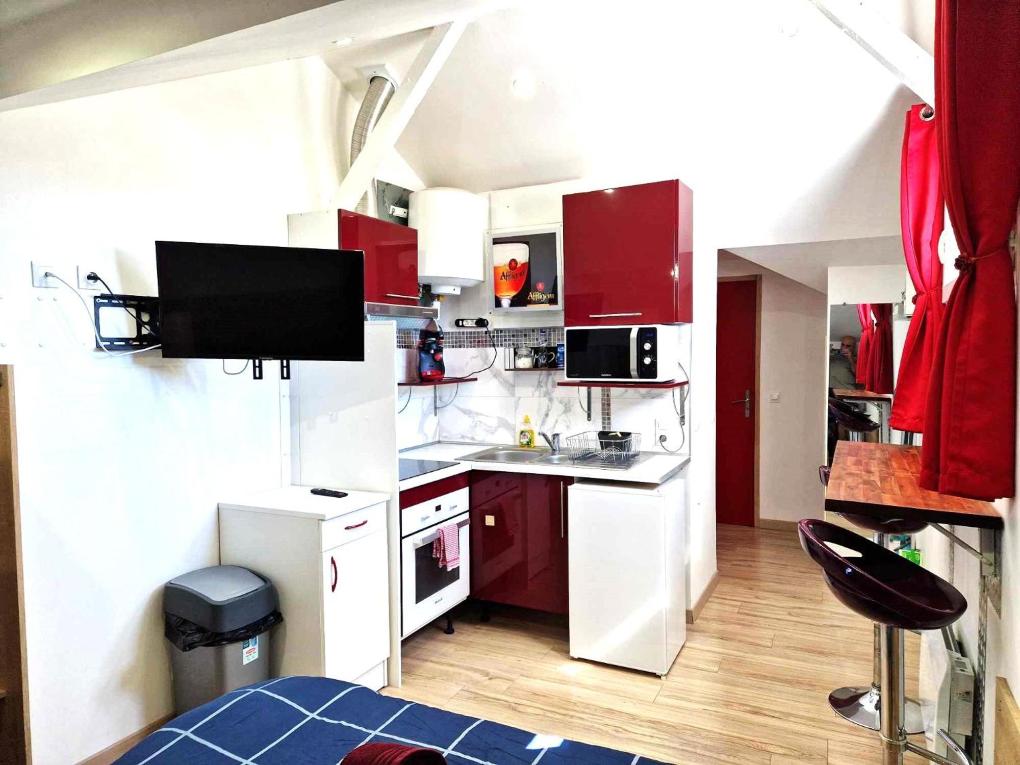 08 - Tres Joli Studio Tout Equipe Avec Parking Privatif Gratuit, Grand Fourgon Possible, Tout Le Linge De Maison Est Fourni Razac-sur-lʼIsle Εξωτερικό φωτογραφία