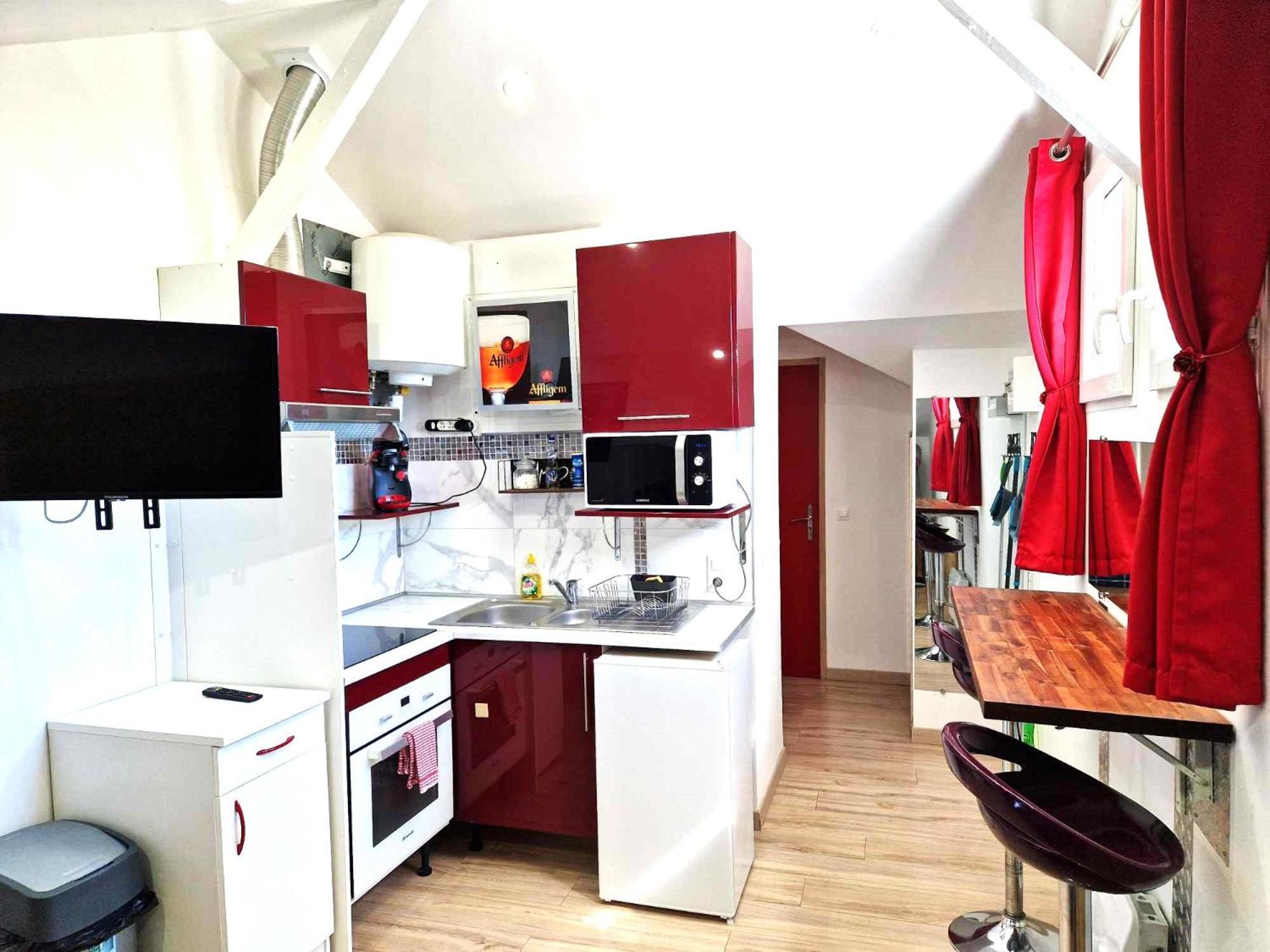 08 - Tres Joli Studio Tout Equipe Avec Parking Privatif Gratuit, Grand Fourgon Possible, Tout Le Linge De Maison Est Fourni Razac-sur-lʼIsle Εξωτερικό φωτογραφία