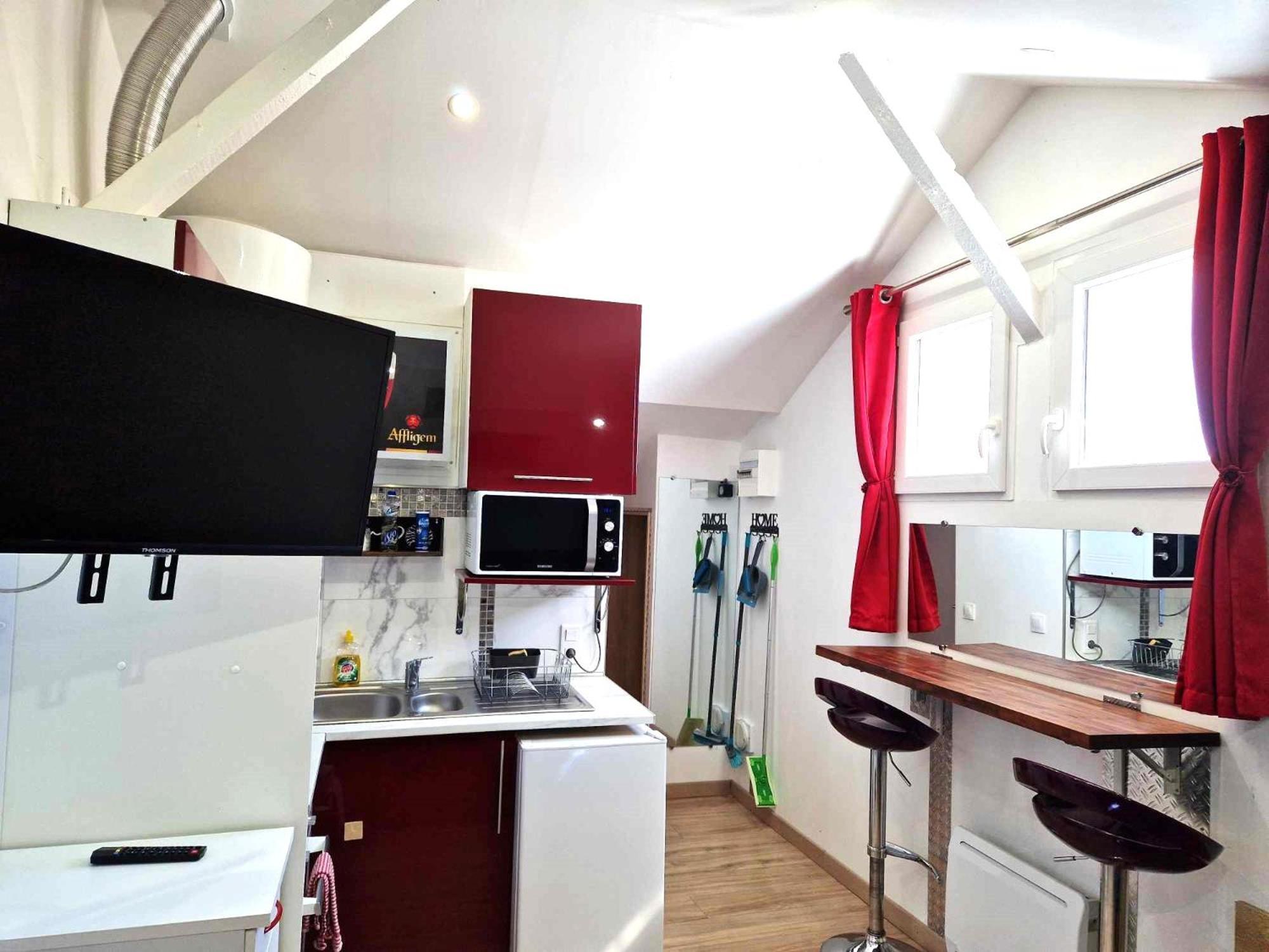 08 - Tres Joli Studio Tout Equipe Avec Parking Privatif Gratuit, Grand Fourgon Possible, Tout Le Linge De Maison Est Fourni Razac-sur-lʼIsle Εξωτερικό φωτογραφία