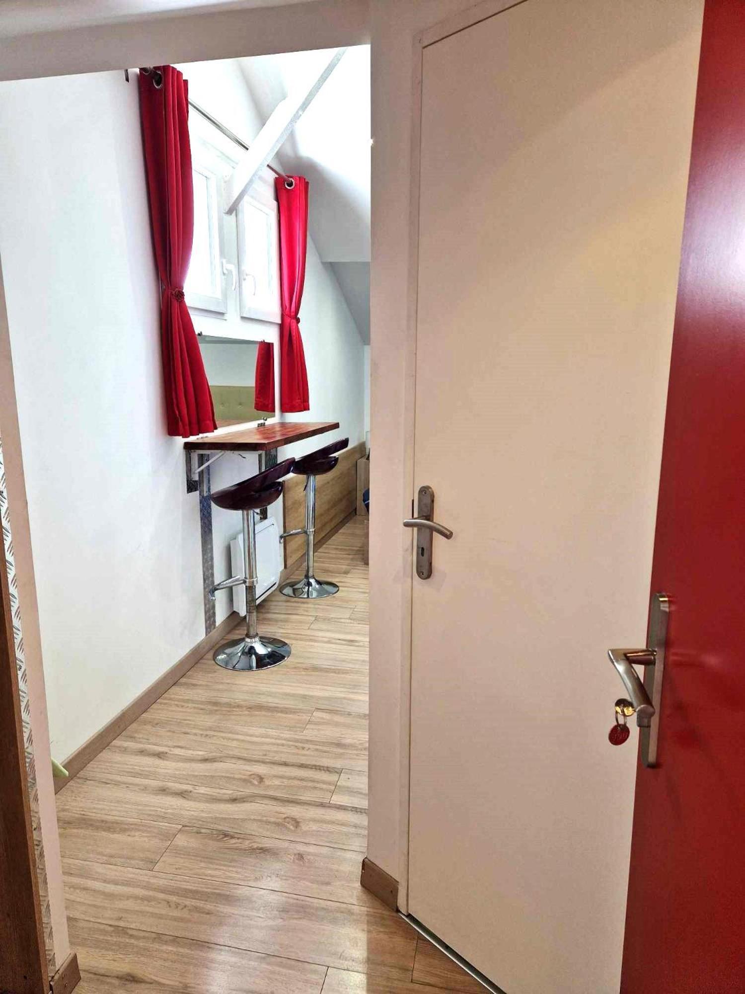08 - Tres Joli Studio Tout Equipe Avec Parking Privatif Gratuit, Grand Fourgon Possible, Tout Le Linge De Maison Est Fourni Razac-sur-lʼIsle Εξωτερικό φωτογραφία